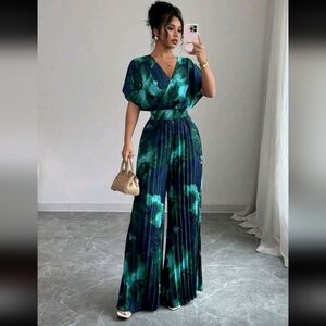 Elegant Green Pleated Jumpsuit
